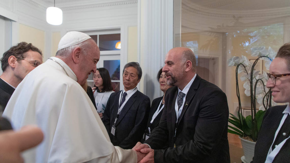 nissim._pope_2_0.jpg